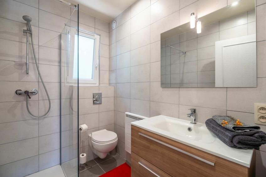 Elegant bathroom with natural materials