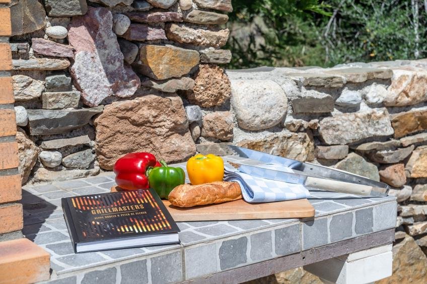 Mediterranean garden detail at Arcolan